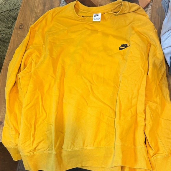 Nike Men's Vibrant Yellow Crewneck Sweater - Picture 1 of 1